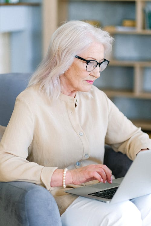 A person selecting a retirement plan